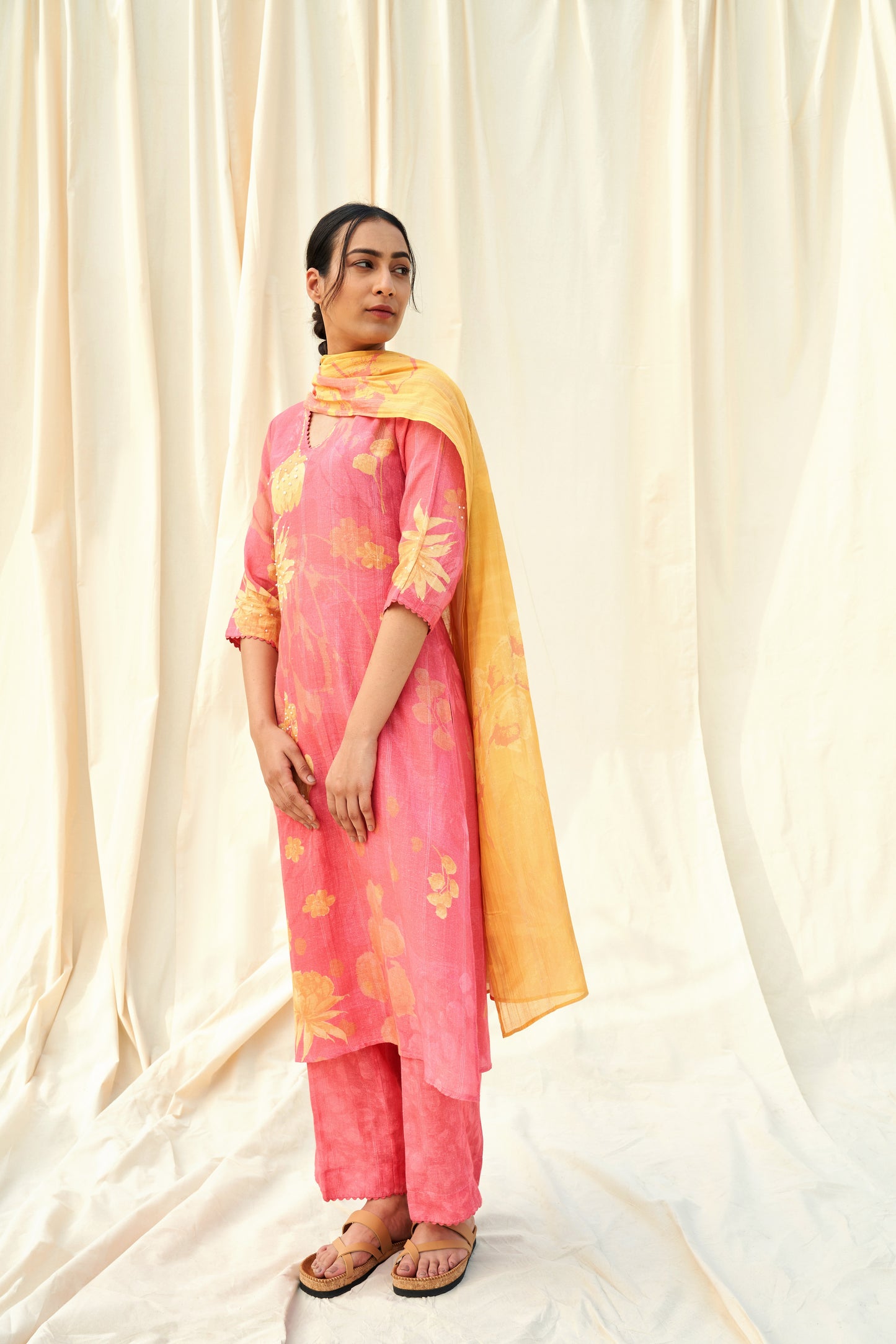 Cuore Linen Dupatta Set