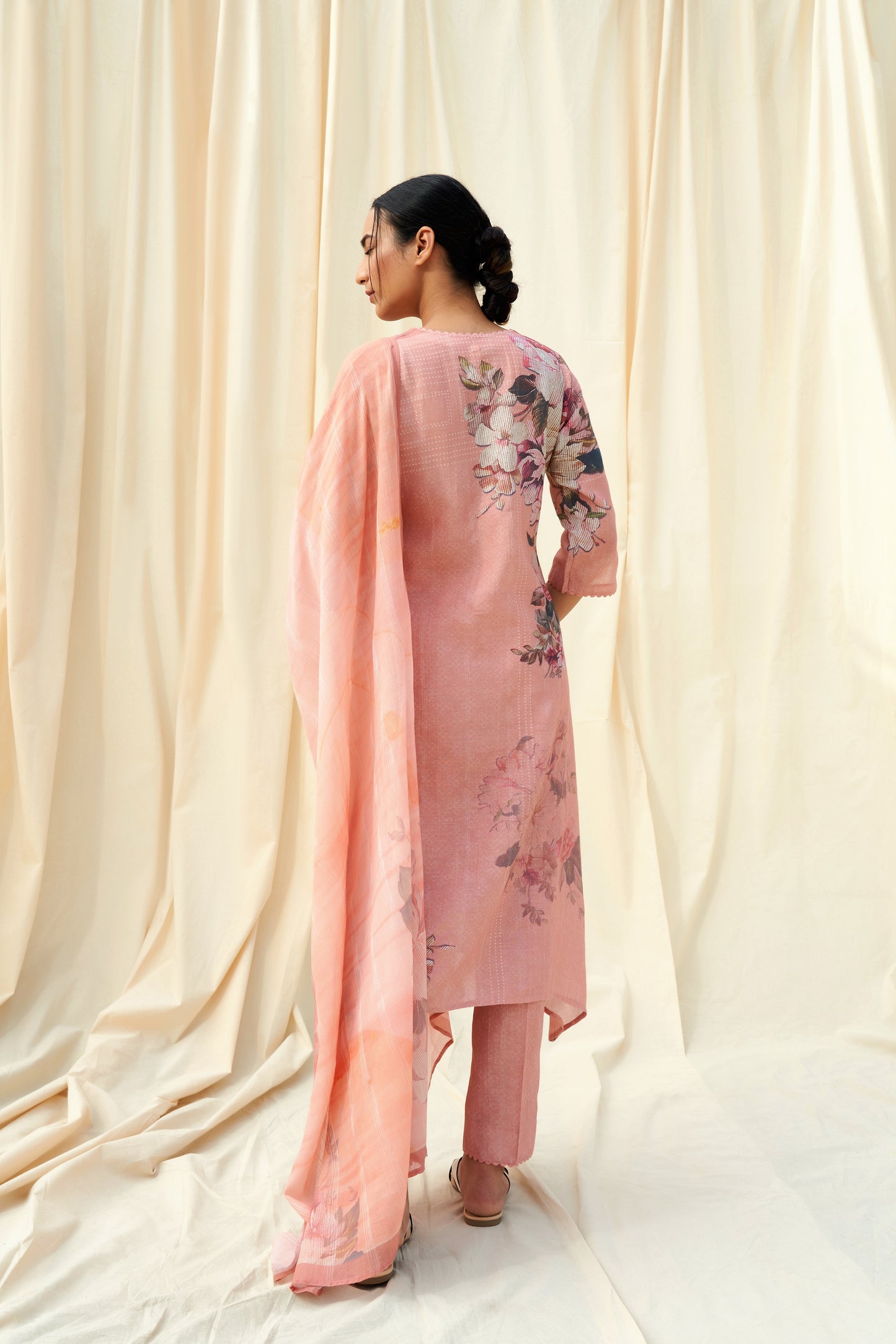 Bella Linen Dupatta Set