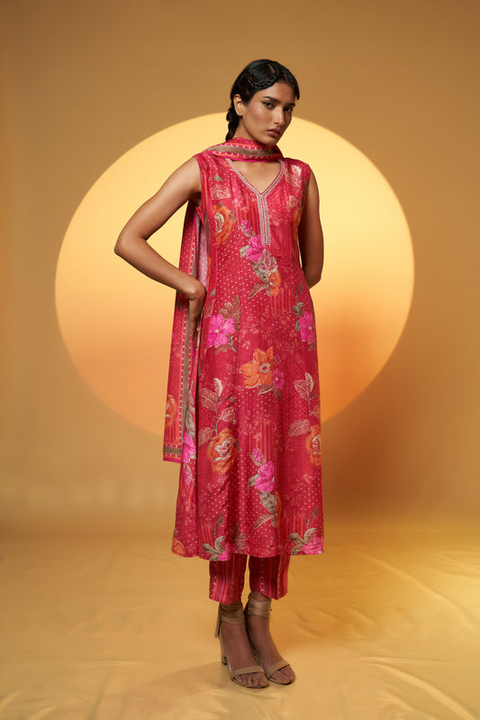 Onda Branca Dupatta Set