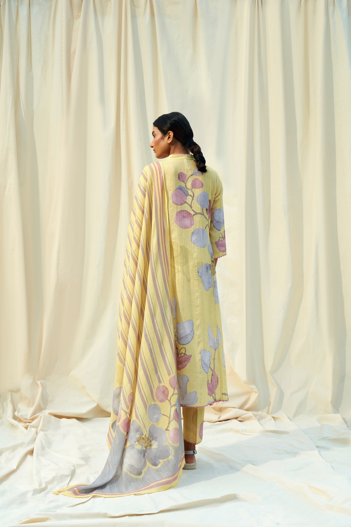 Desiderio Linen Dupatta Set
