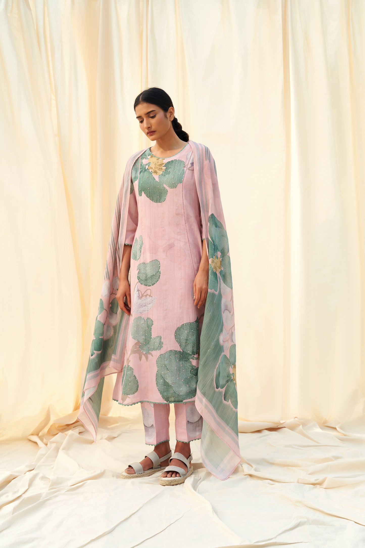 Eclisse Linen Dupatta Set